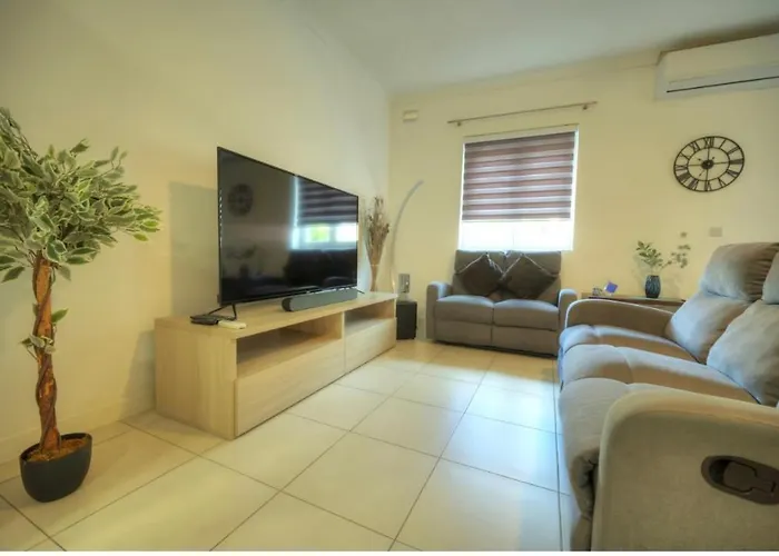 Апартаменты Three Bedroom For Rent In St Julian Сент Джулианс